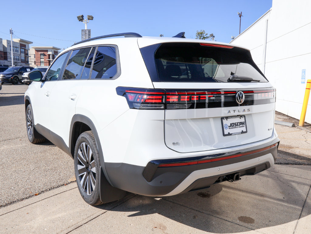 New 2027 Volkswagen Atlas SE AWD/4WD image 3