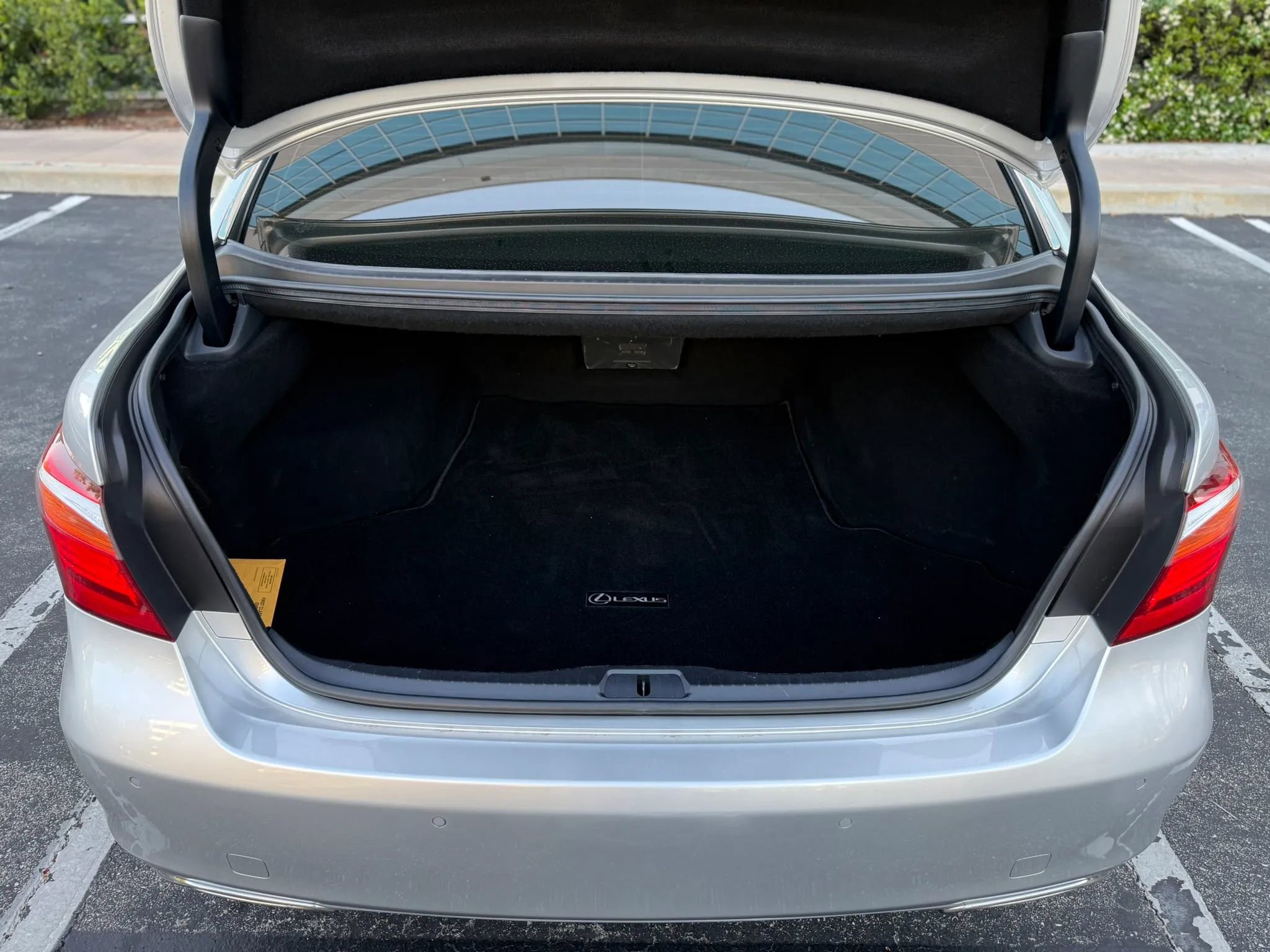 Used 2010 Lexus LS 460 RWD image 37