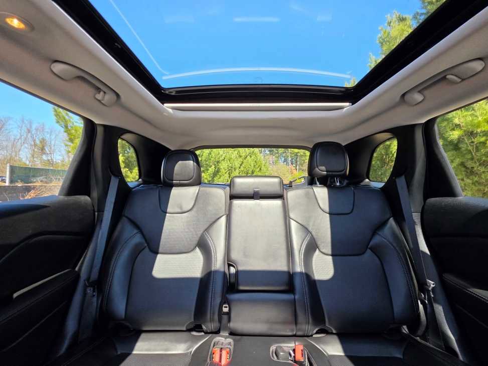 Used 2021 Jeep Cherokee Limited image 27