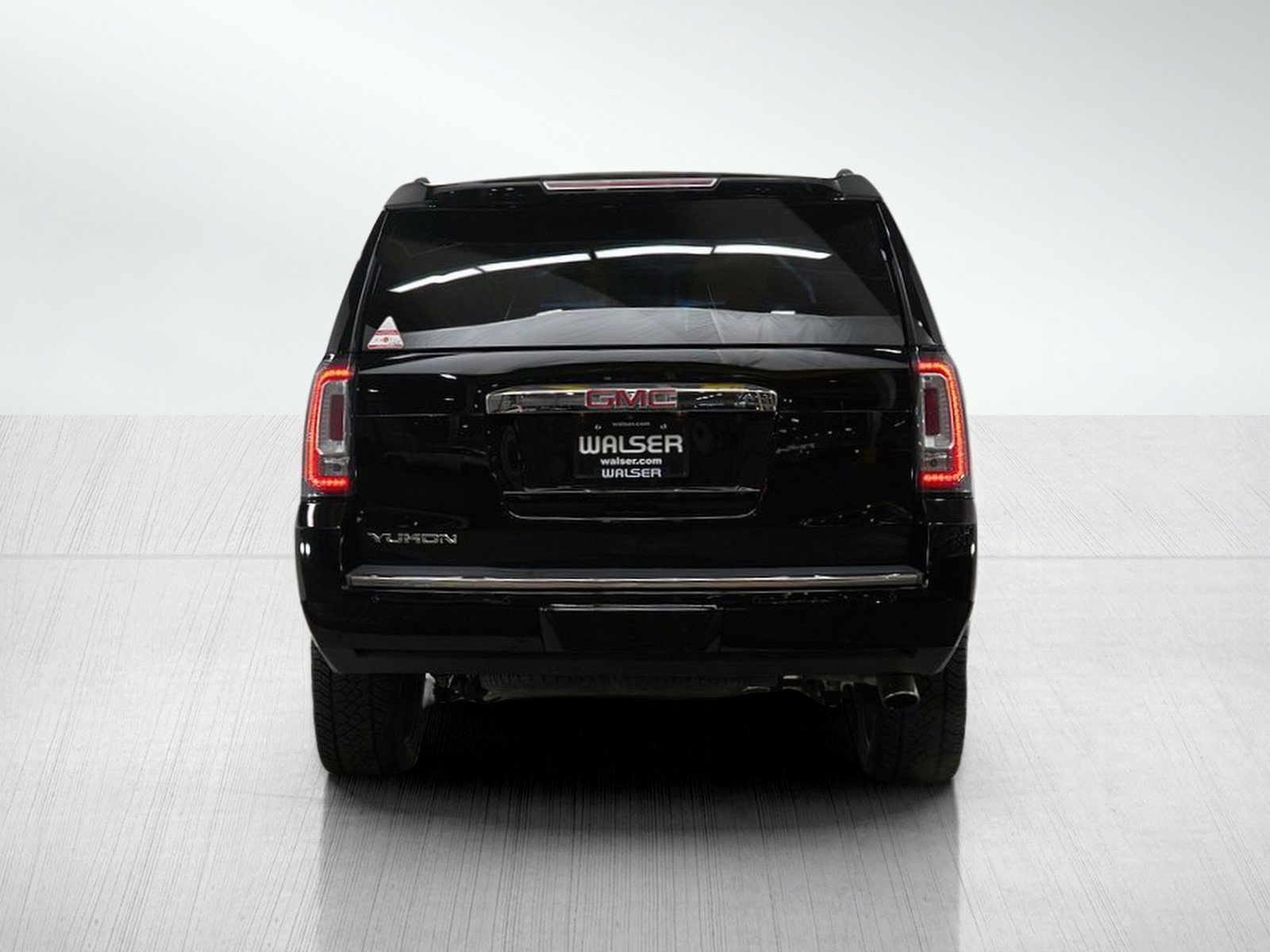 Used 2017 GMC Yukon Denali w/ Open Road Package image 4