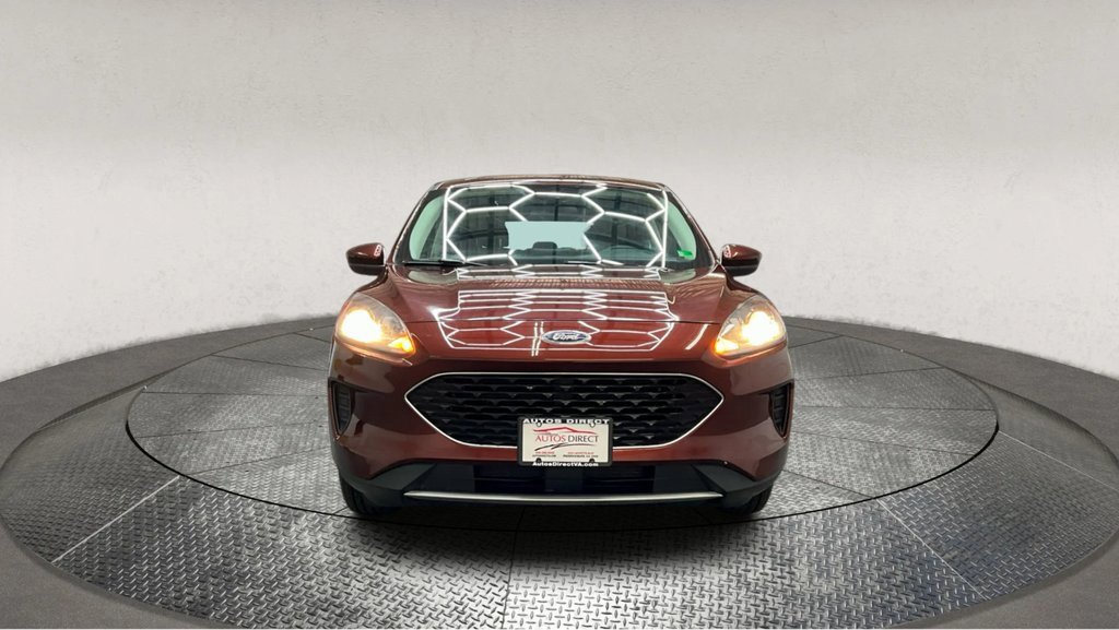 Used 2021 Ford Escape SE image 2