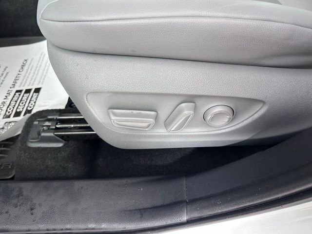 Used 2023 Toyota Highlander XLE image 19