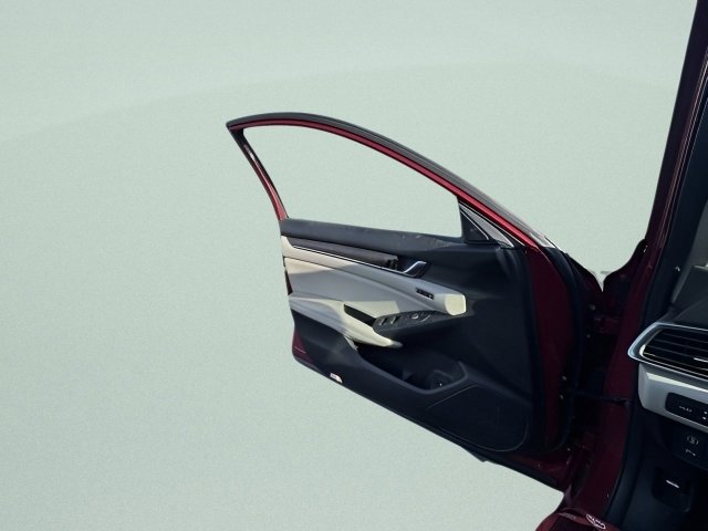 Used 2018 Honda Accord Touring image 9