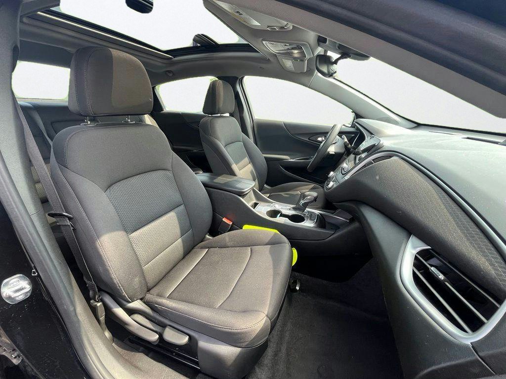 Used 2024 Chevrolet Malibu LT FWD image 12