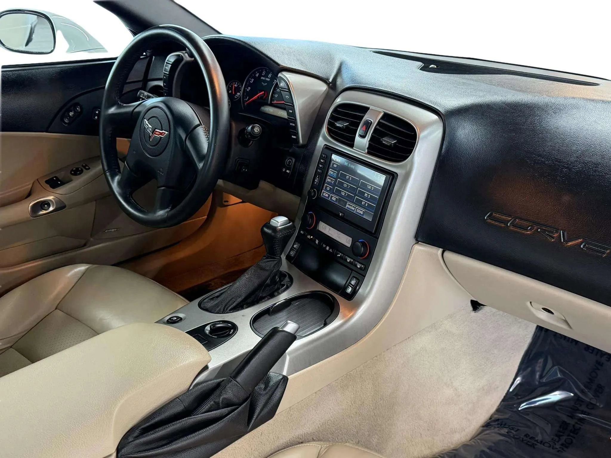 Used 2005 Chevrolet Corvette Coupe w/ Preferred Equipment Group image 17