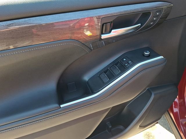 Used 2021 Toyota Highlander Platinum image 12