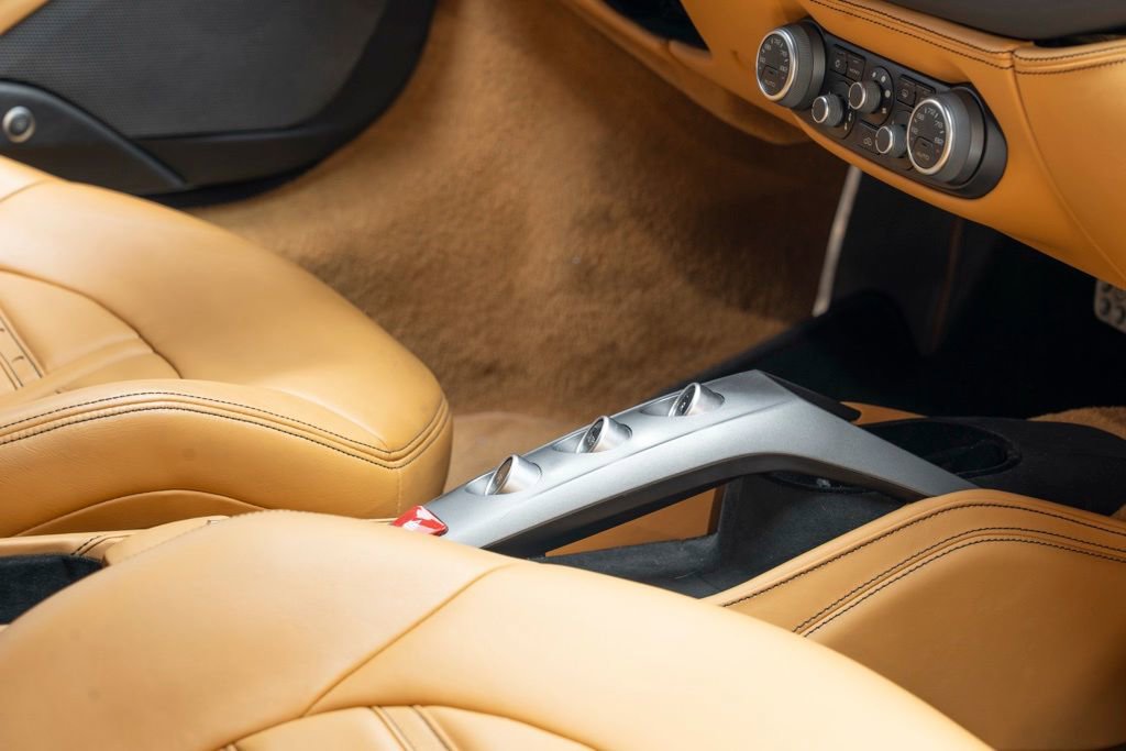 Used 2016 Ferrari 488 GTB RWD image 30