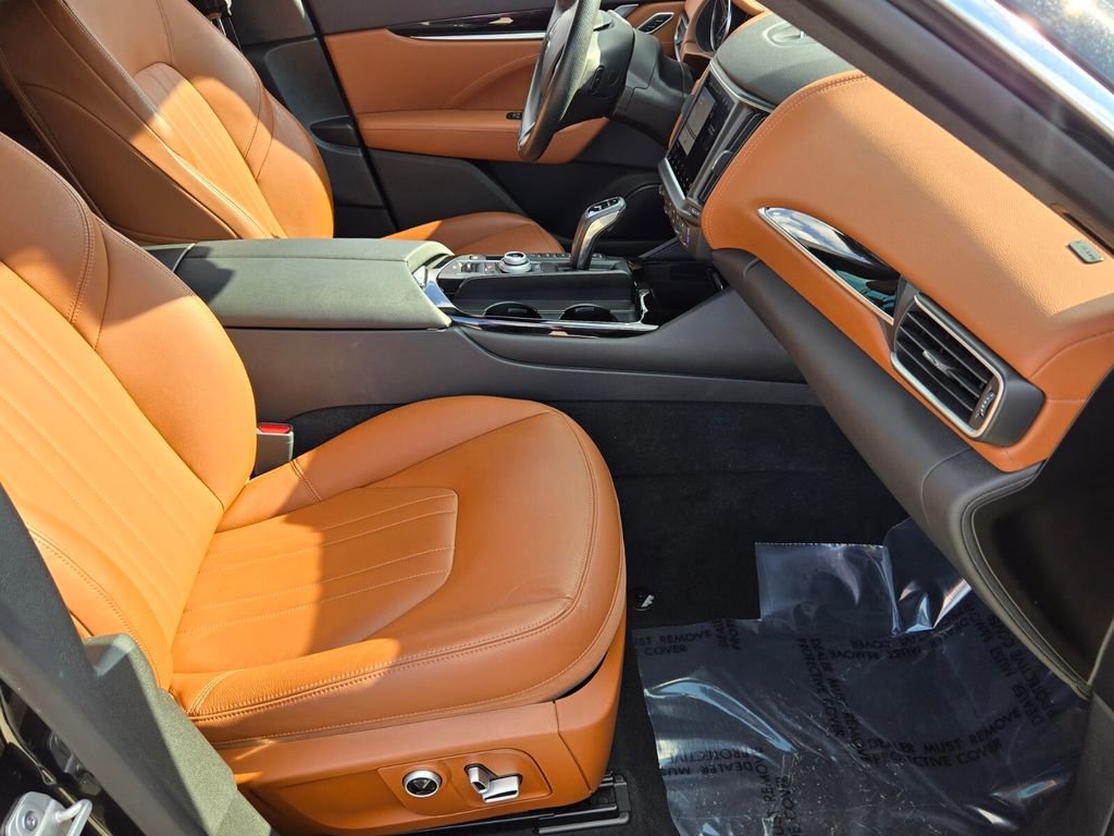 Used 2023 Maserati Levante GT image 19