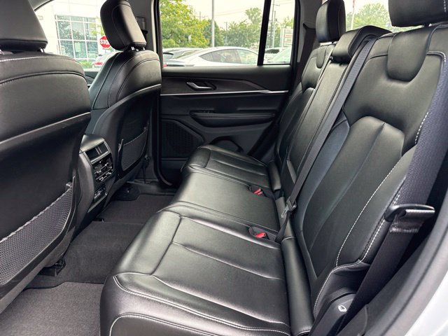 Used 2024 Jeep Grand Cherokee Limited AWD/4WD image 23