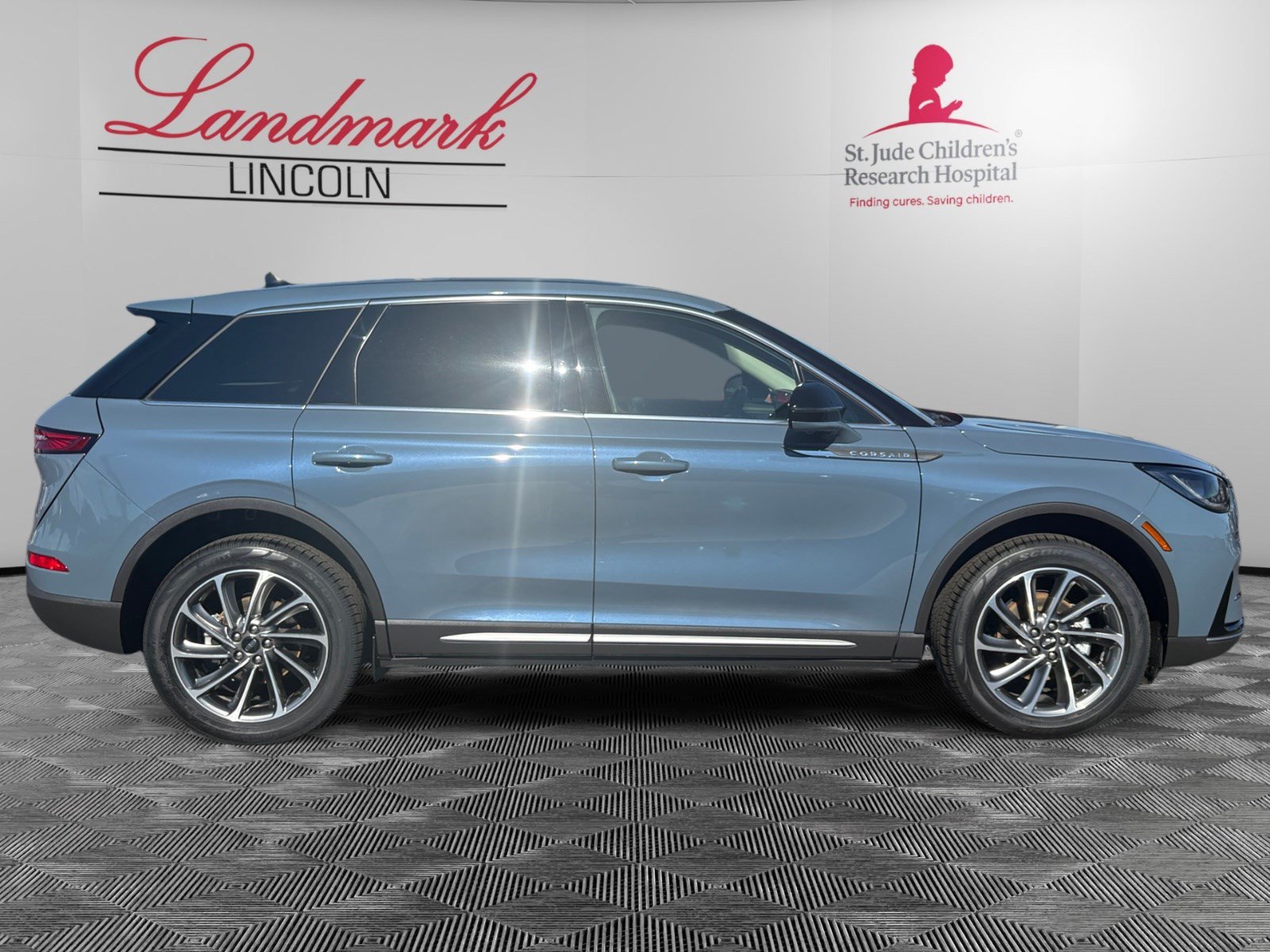 Certified 2024 Lincoln Corsair AWD w/ Equipment Group 101A image 6