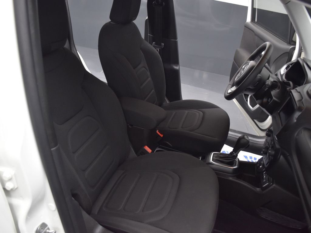 Used 2021 Jeep Renegade Latitude AWD/4WD image 26