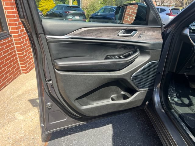Used 2022 Jeep Grand Cherokee L Overland AWD/4WD image 8