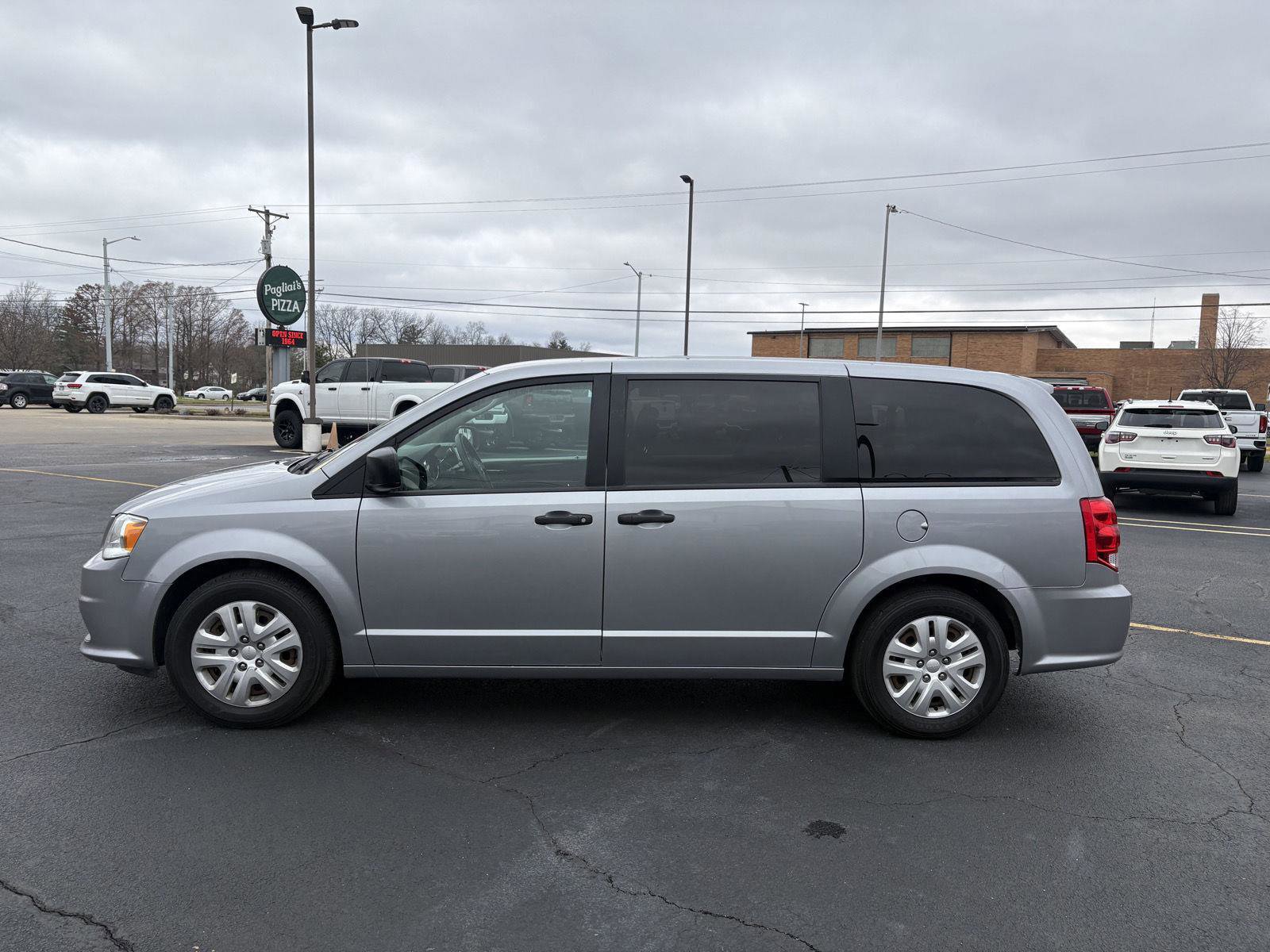 Used 2020 Dodge Grand Caravan SE image 19
