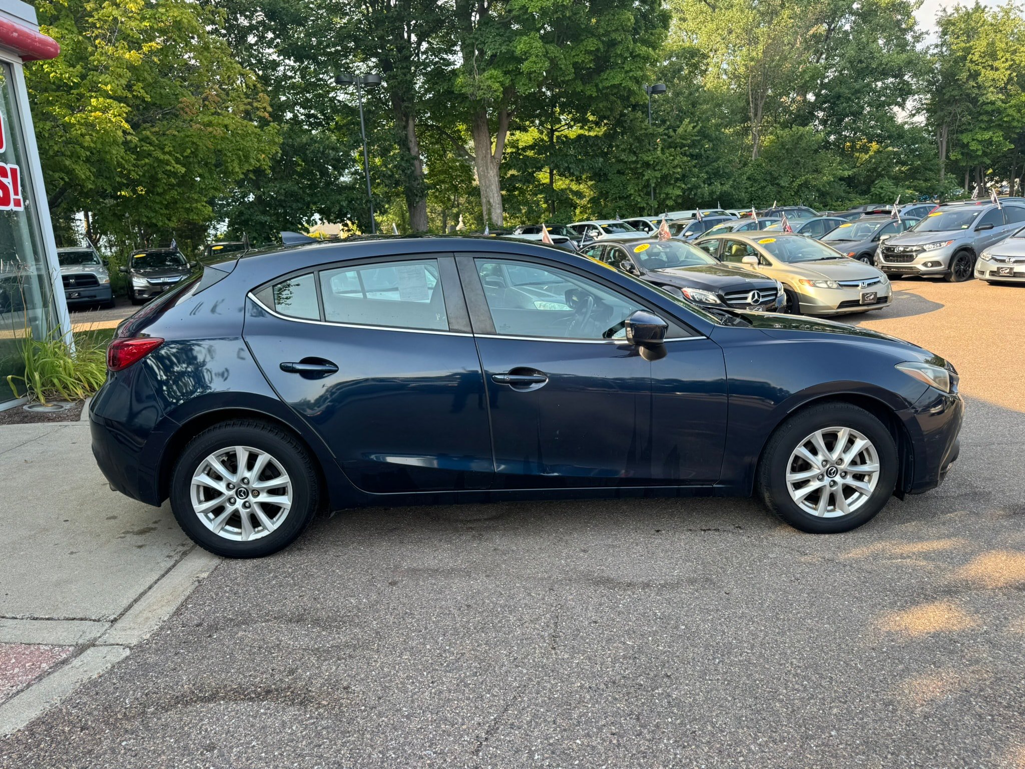 Used 2015 MAZDA MAZDA3 i Grand Touring FWD image 8