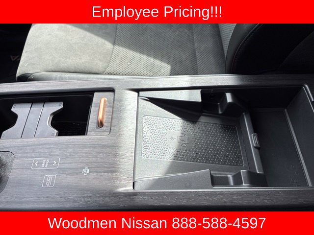 Used 2025 Nissan Ariya AWD image 35