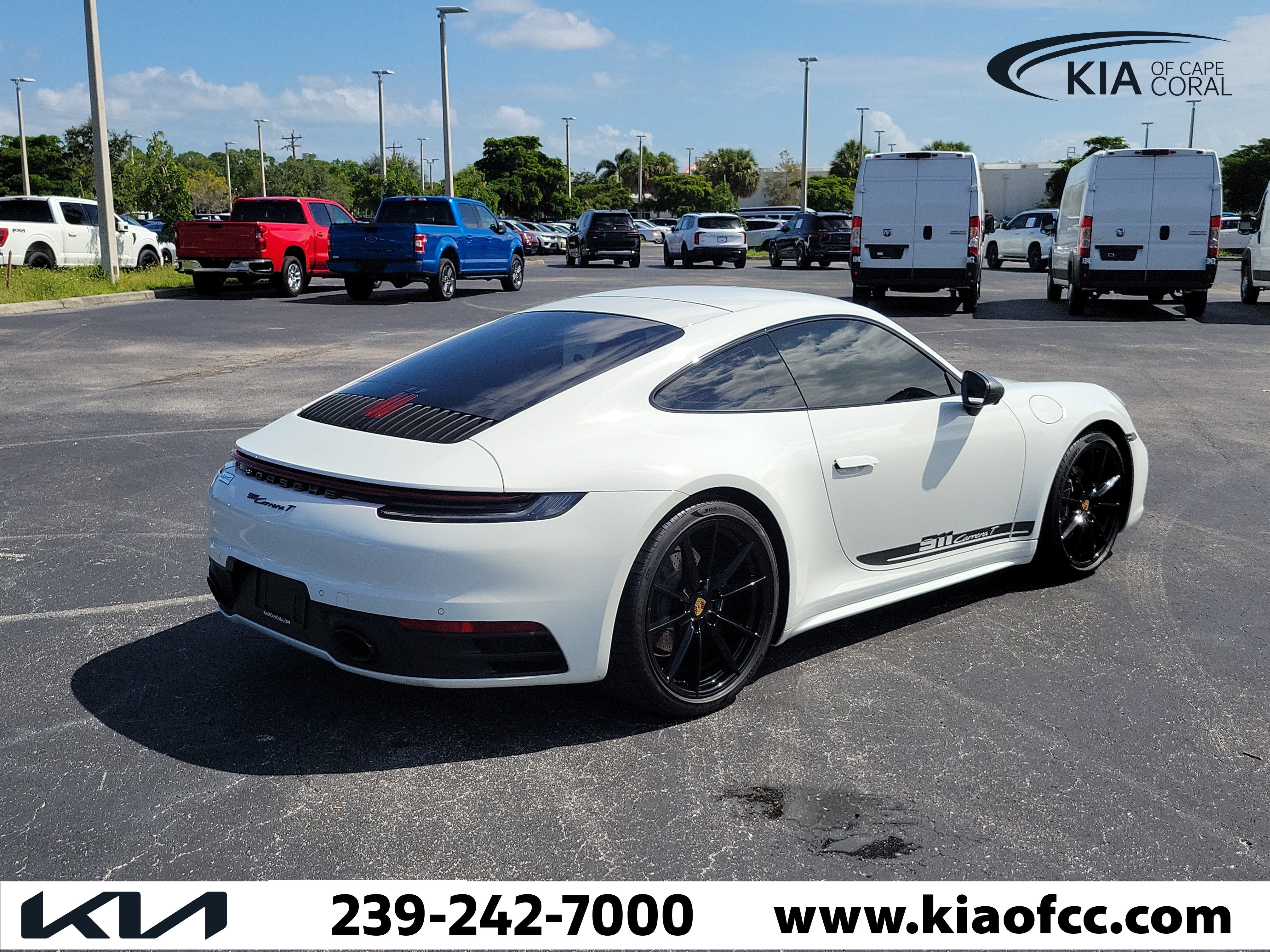 Used 2024 Porsche 911 Carrera RWD image 8