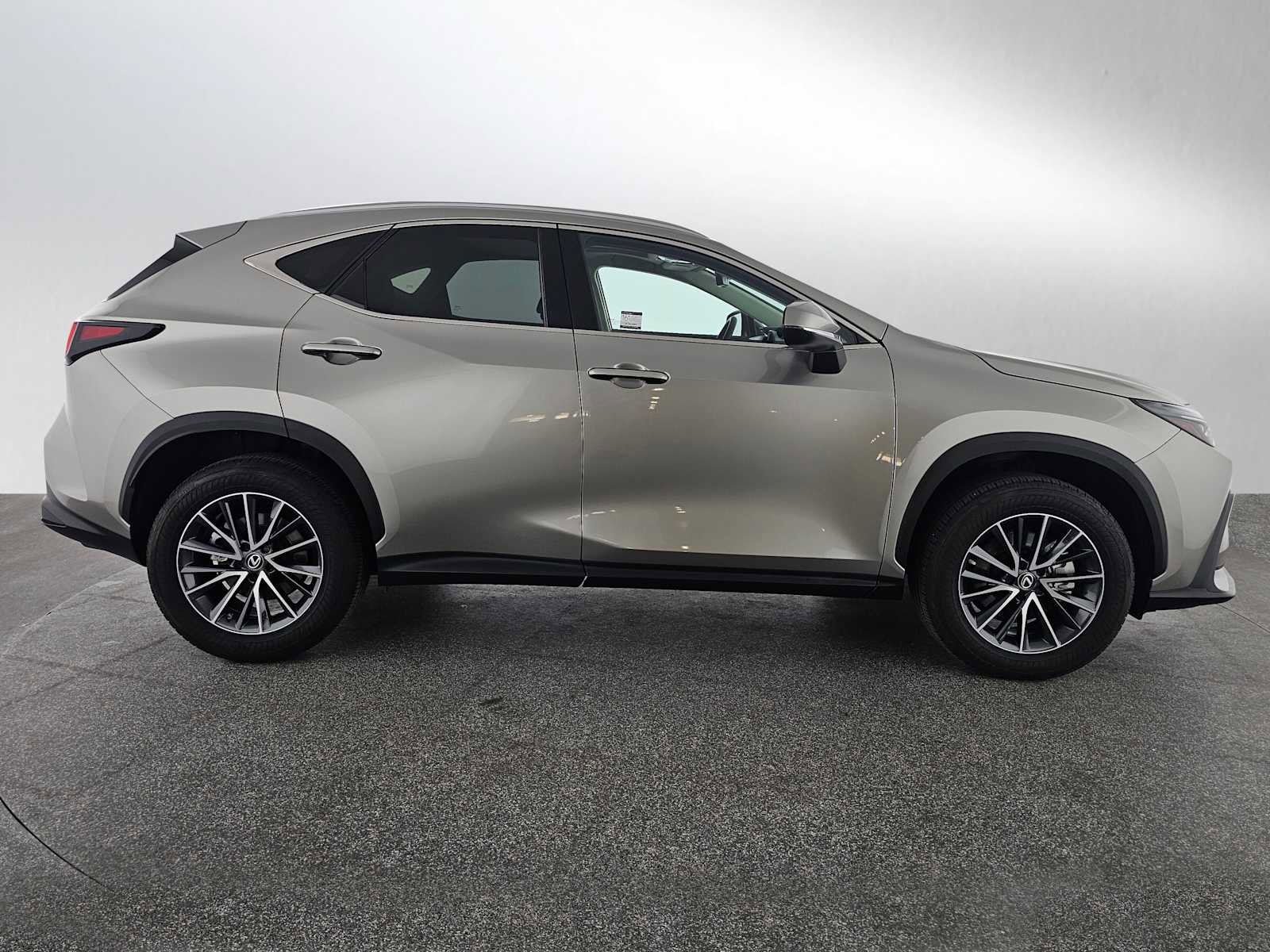 Used 2023 Lexus NX 350 AWD image 2
