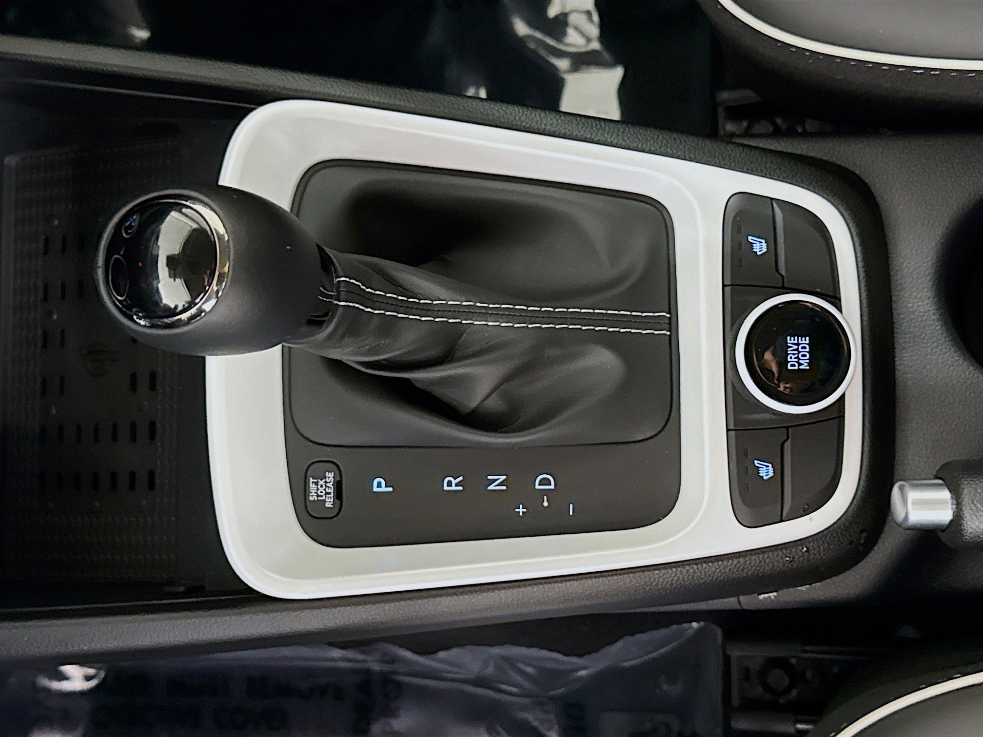 Used 2026 Hyundai Venue SEL FWD image 20
