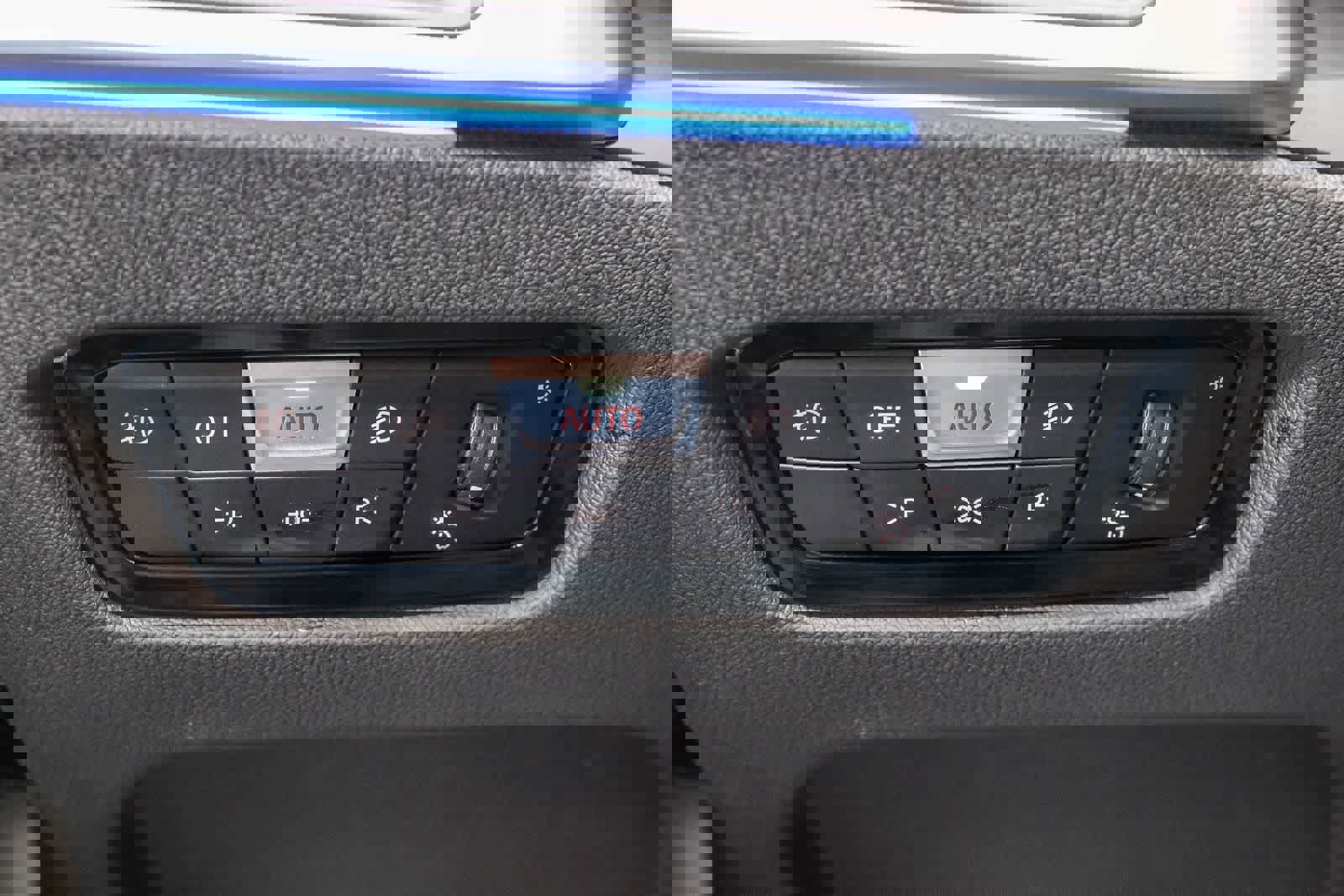 Used 2022 BMW 330i Sedan w/ M Sport Package RWD image 31