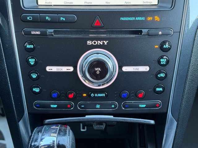 Used 2018 Ford Explorer Limited w/ Equipment Group 301A AWD/4WD image 29