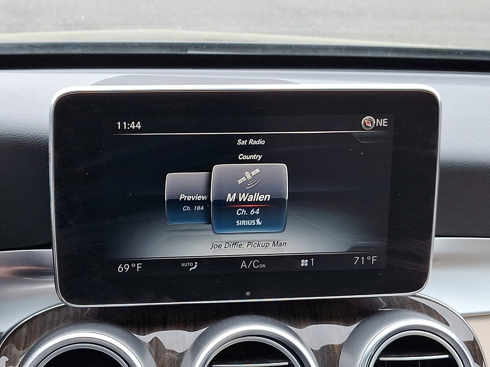 Used 2018 Mercedes-Benz C 300 4MATIC Sedan image 19