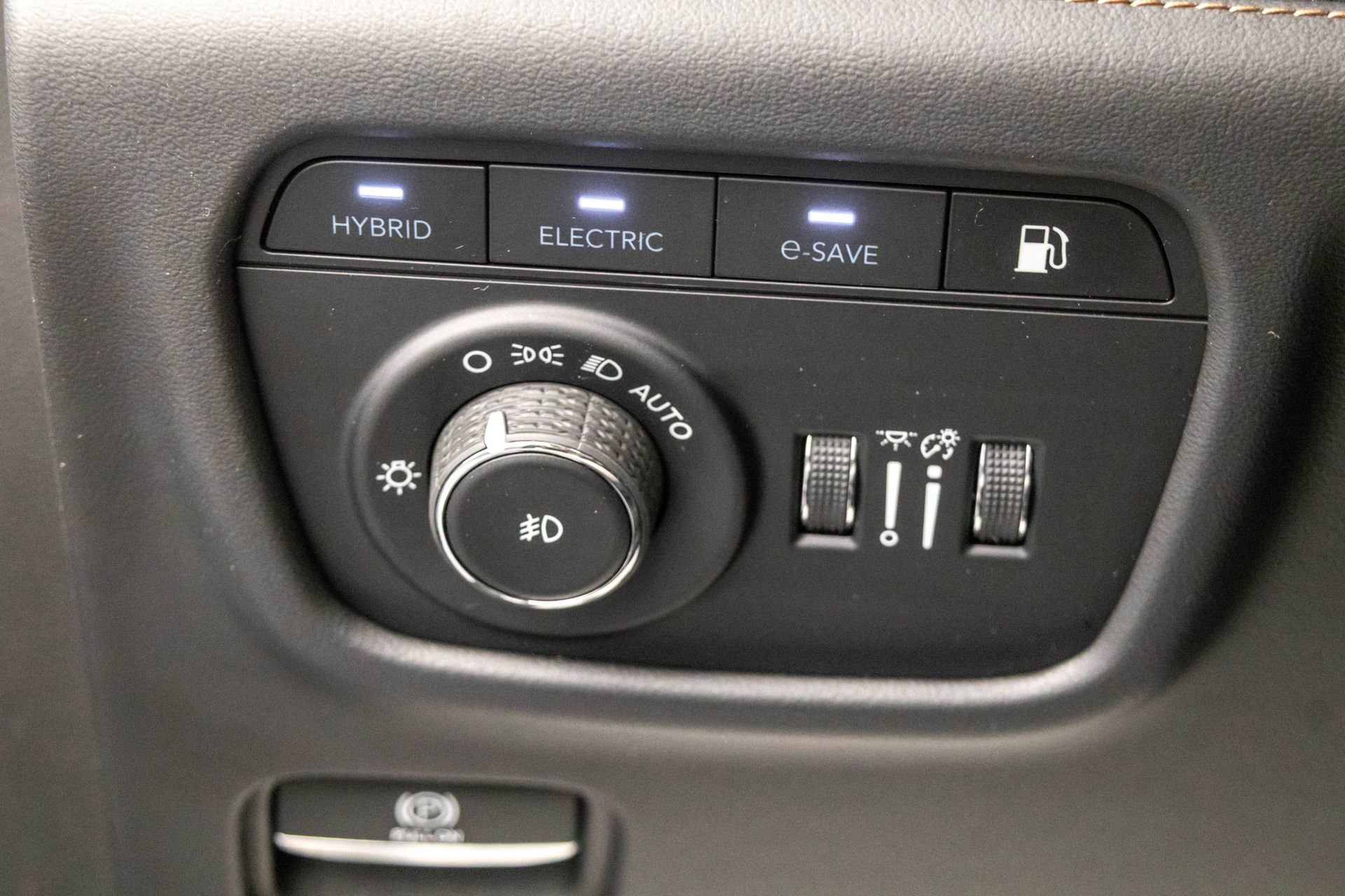 Used 2022 Jeep Grand Cherokee Summit AWD/4WD image 19
