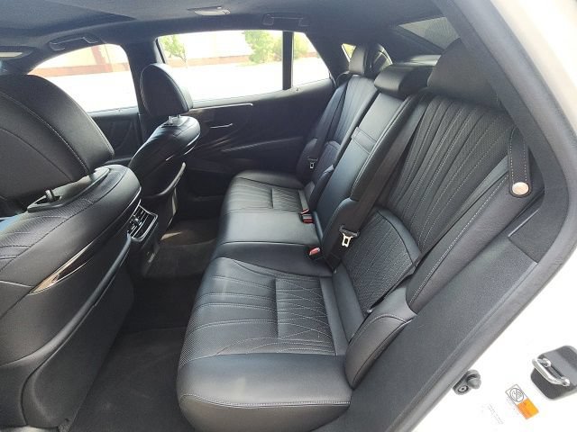Used 2020 Lexus LS 500 w/ Interior Upgrade Package RWD image 32