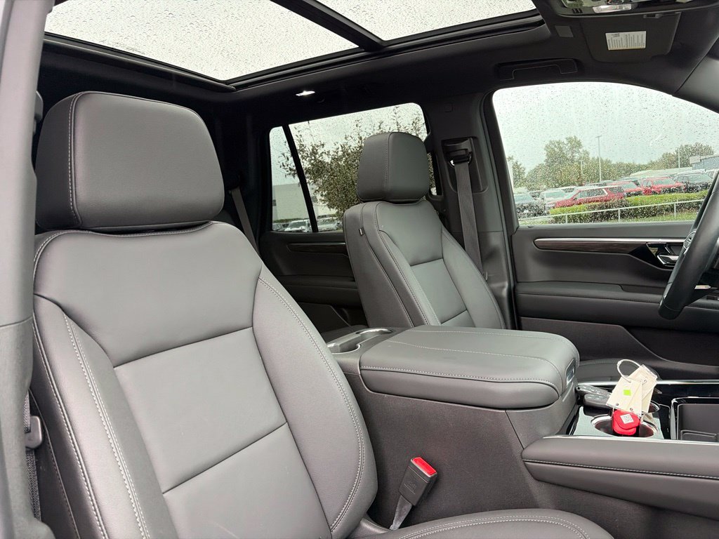 Used 2026 Chevrolet Tahoe Z71 w/ Comfort Package AWD/4WD image 29
