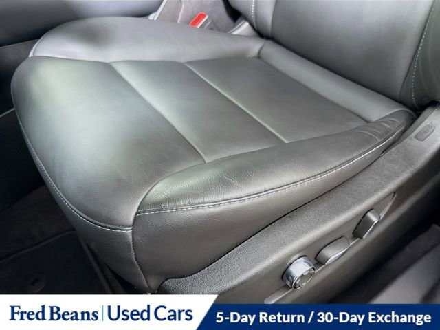 Used 2025 Cadillac XT4 Premium Luxury image 21