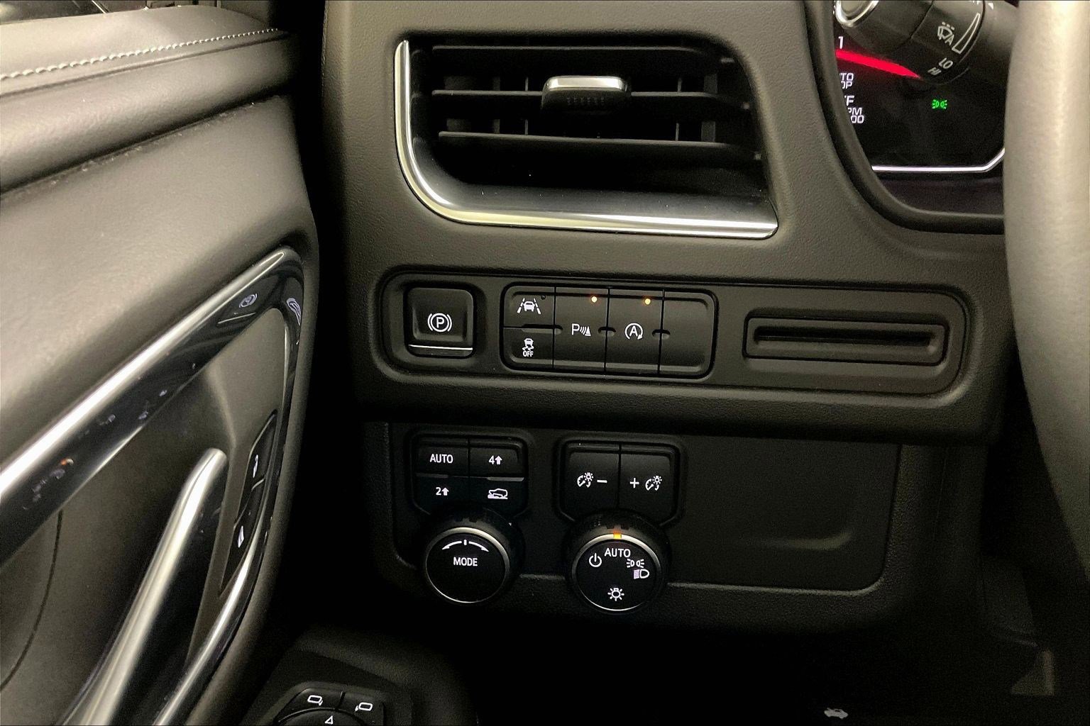 Used 2023 Chevrolet Suburban LS image 16