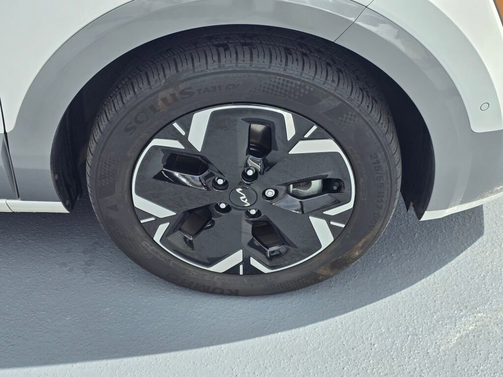Used 2024 Kia Niro Wave w/ Wave Preserve Package image 10