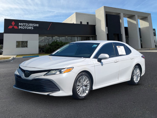Used 2019 Toyota Camry XLE w/ Navigation Package FWD image 1