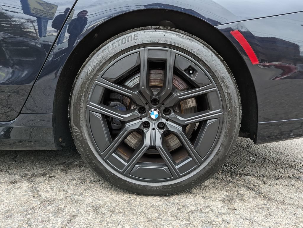 Used 2023 BMW 760i xDrive AWD/4WD image 51