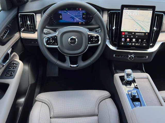 New 2026 Volvo XC90 T8 Ultra w/ Protection Package Premier AWD/4WD image 14