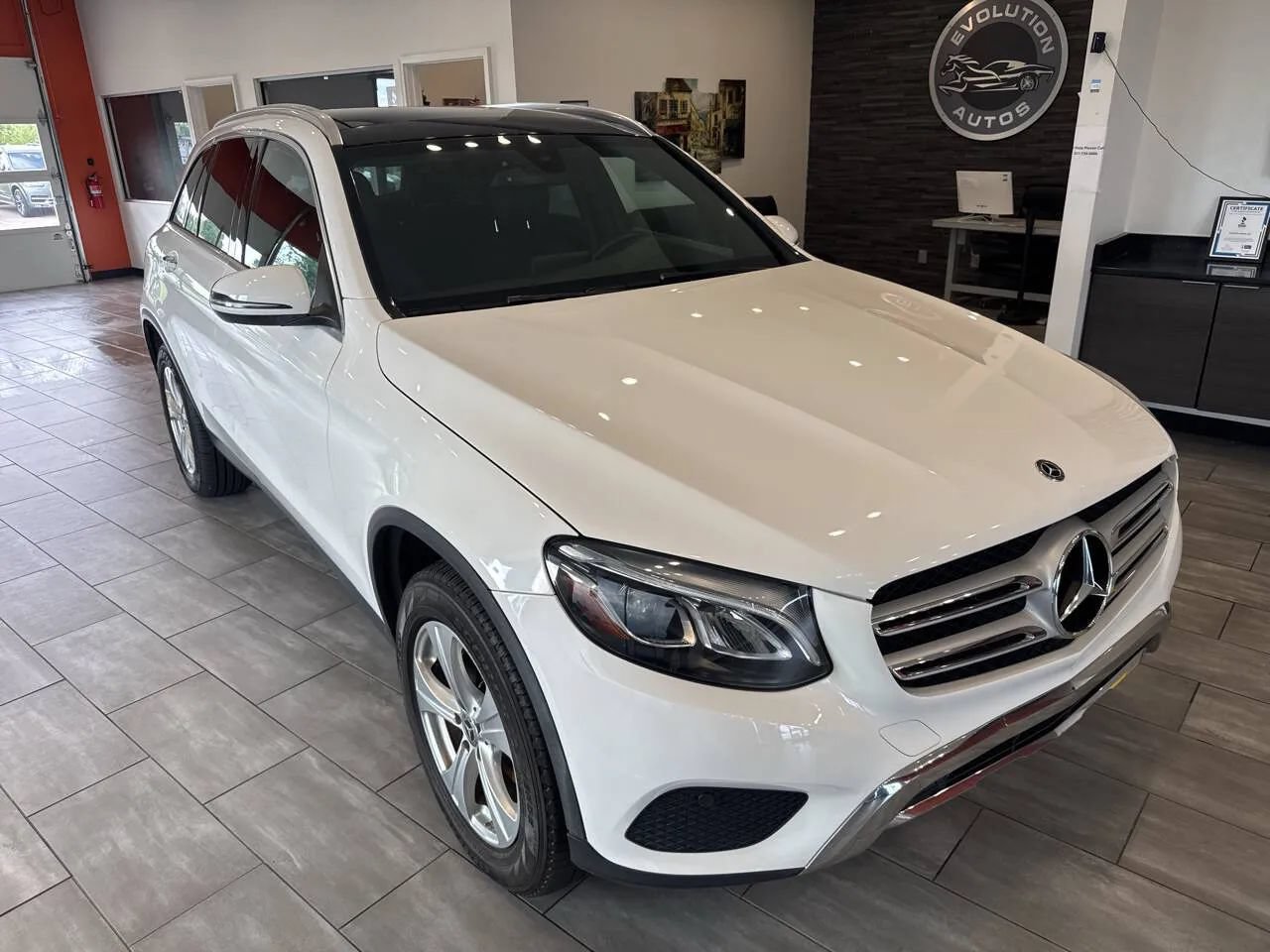 Used 2018 Mercedes-Benz GLC 300 4MATIC w/ Premium Package image 2