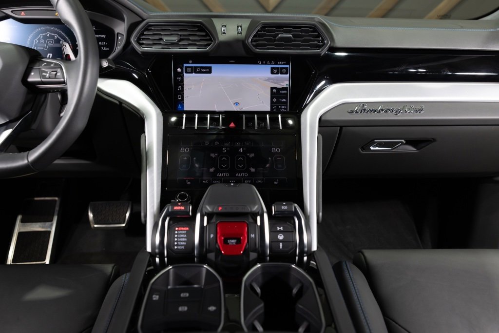 Used 2020 Lamborghini Urus image 13