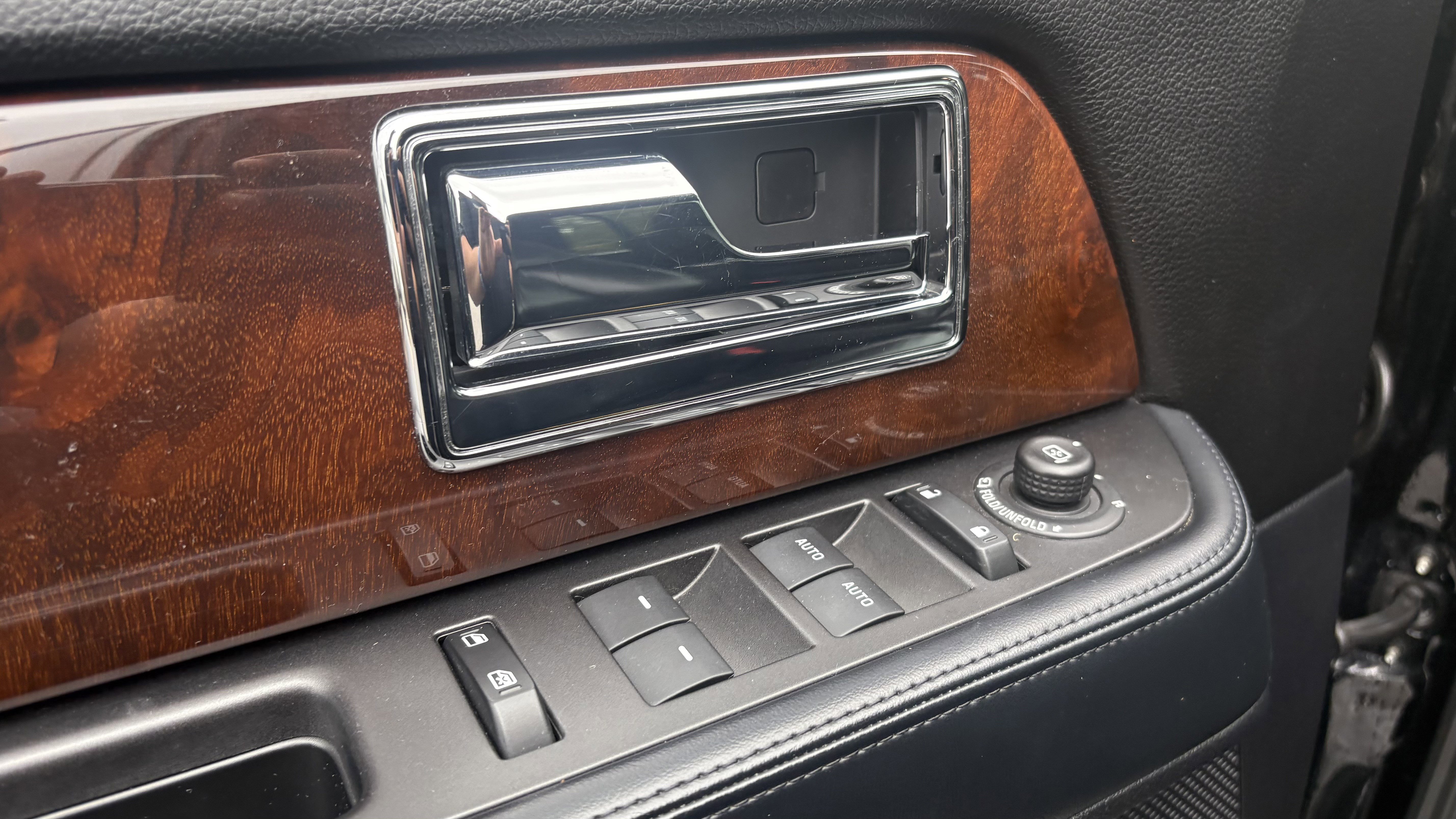 Used 2017 Lincoln Navigator Select image 17