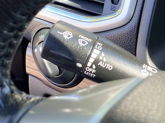 Used 2019 Nissan Titan SL AWD/4WD image 16