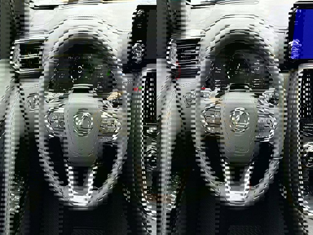 New 2026 Lexus LX 700h Luxury image 23