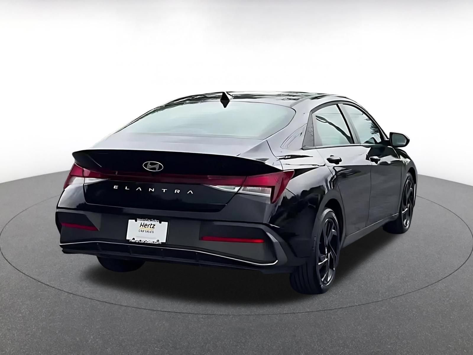 Used 2026 Hyundai Elantra Sport FWD image 14