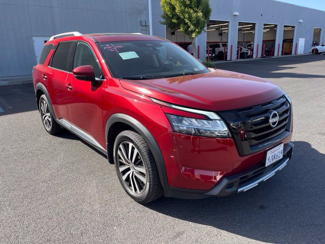 Used 2024 Nissan Pathfinder Platinum