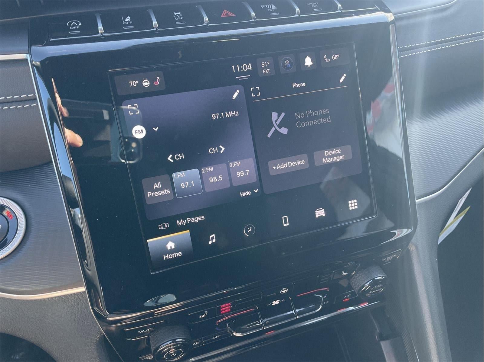 New 2025 Jeep Grand Cherokee Altitude image 19