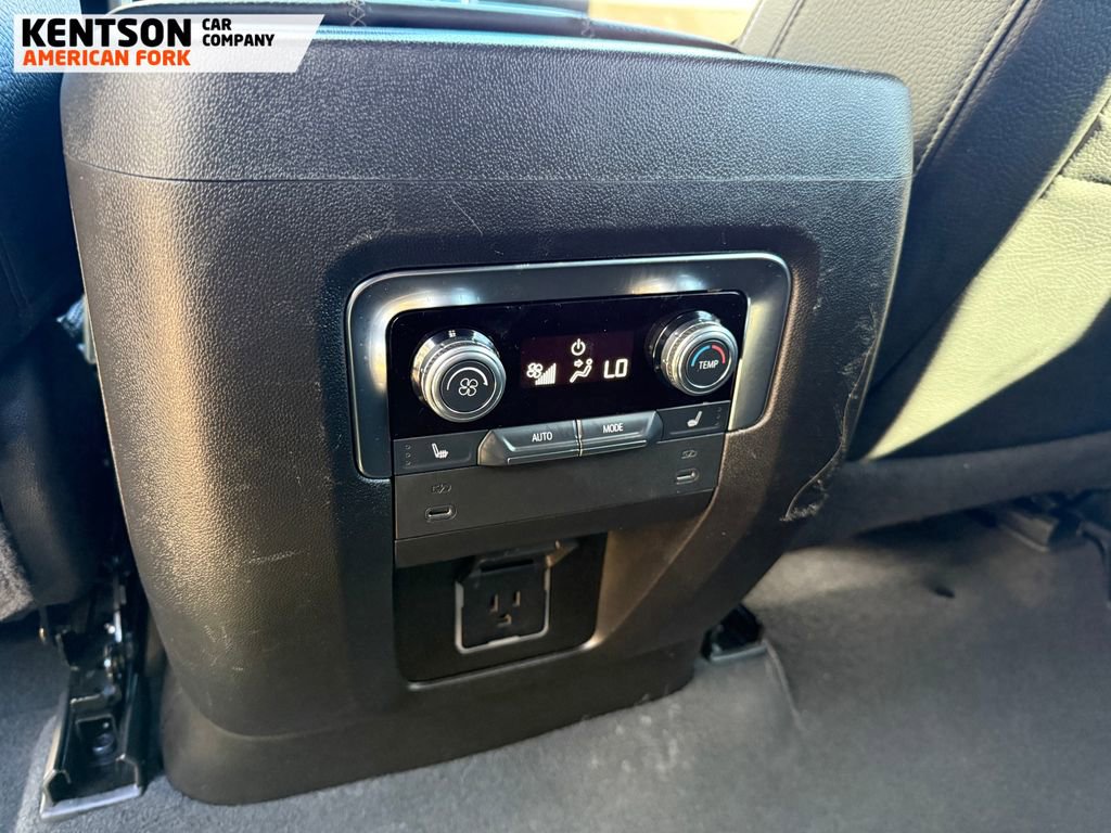 Used 2025 GMC Yukon XL Denali image 36