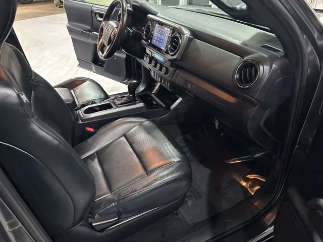 Used 2020 Toyota Tacoma TRD Off-Road w/ TRD Premium Off Road Package image 36