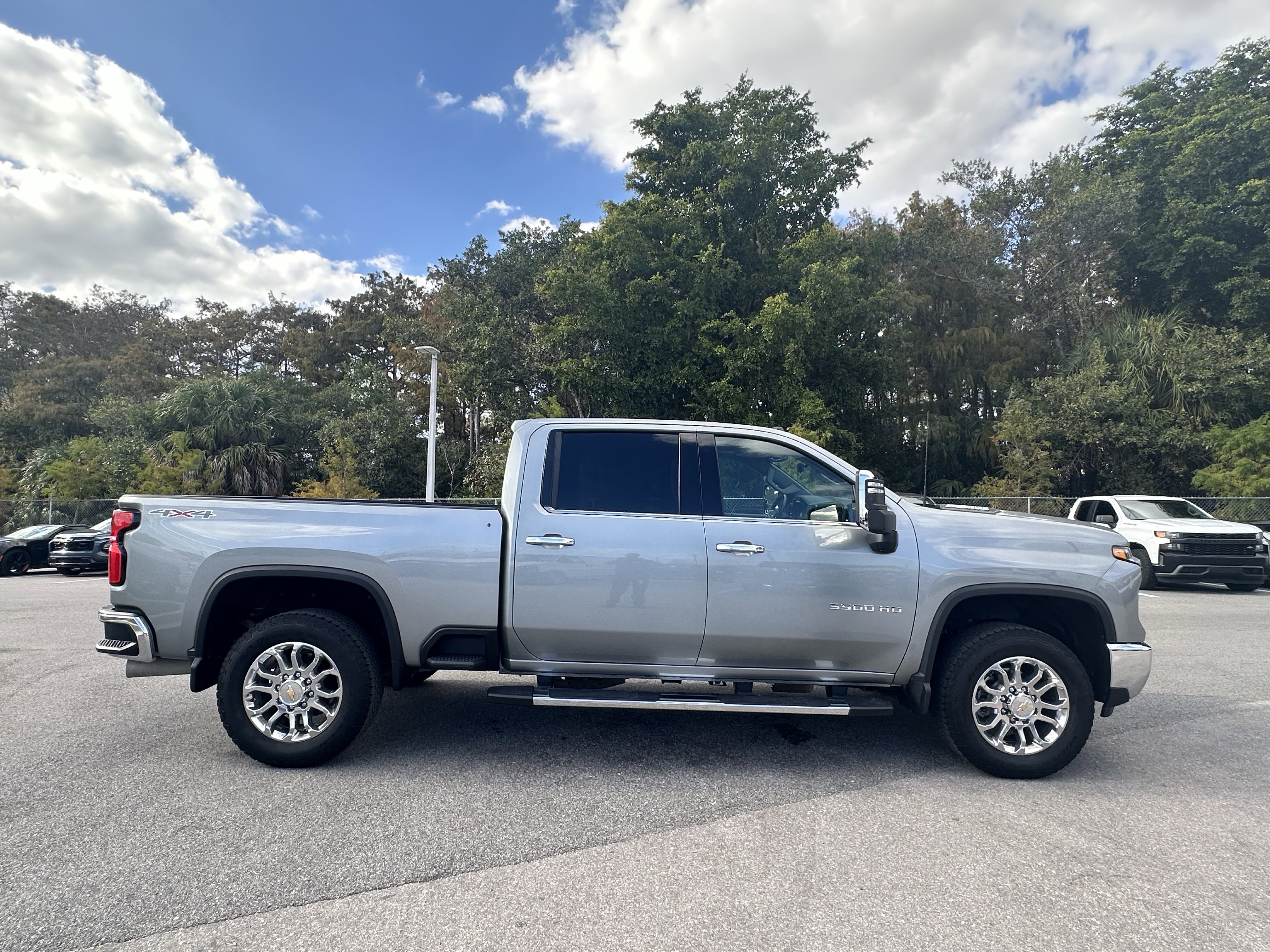 Used 2025 Chevrolet Silverado 3500 LTZ w/ LTZ Premium Package image 11