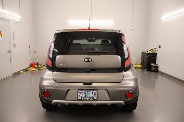 Used 2019 Kia Soul + image 3