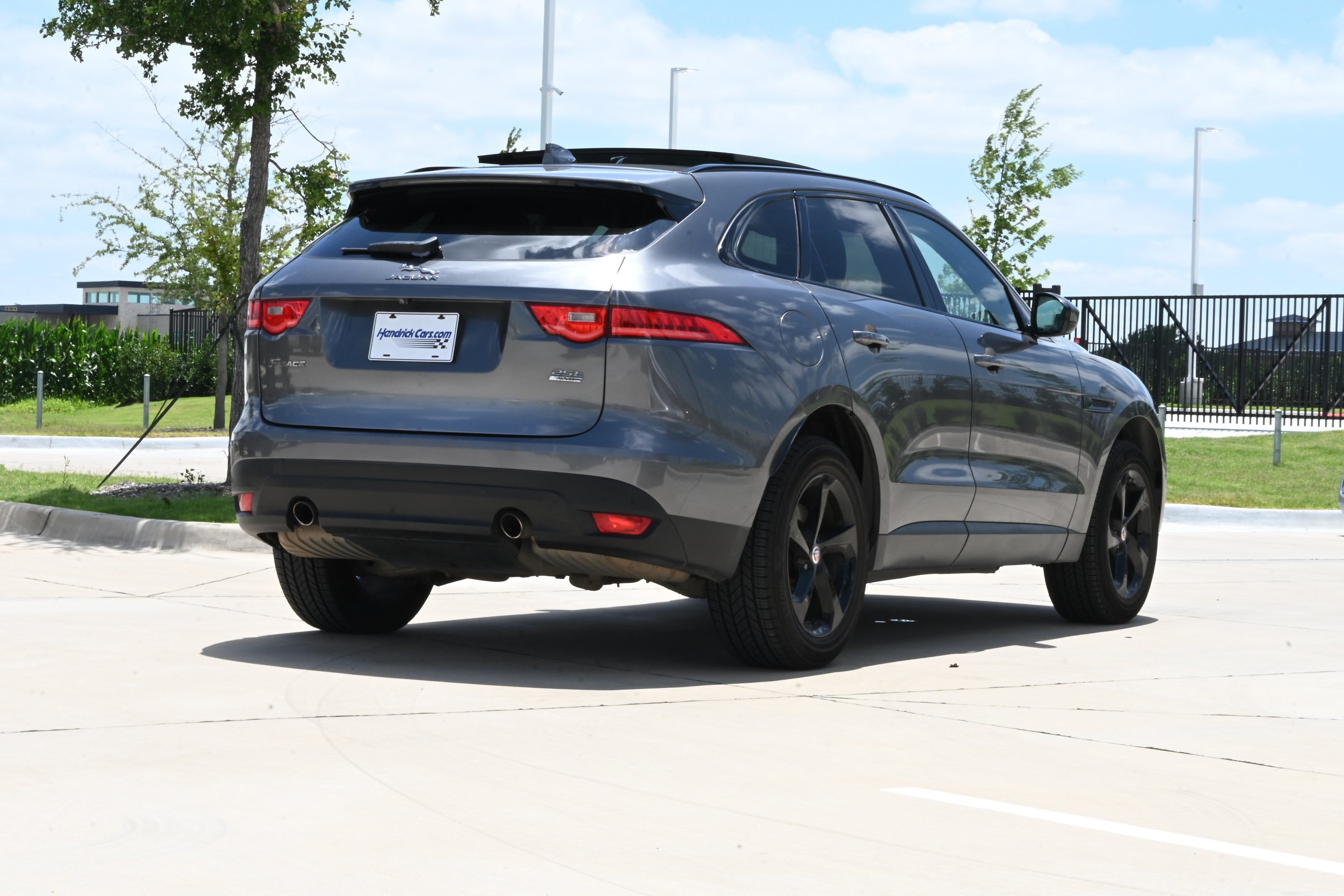 Used 2019 Jaguar F-PACE Prestige AWD/4WD image 9