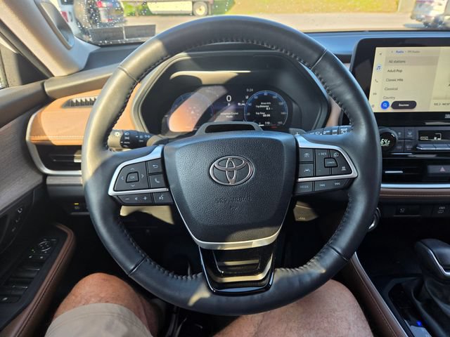 Used 2024 Toyota Grand Highlander AWD image 3