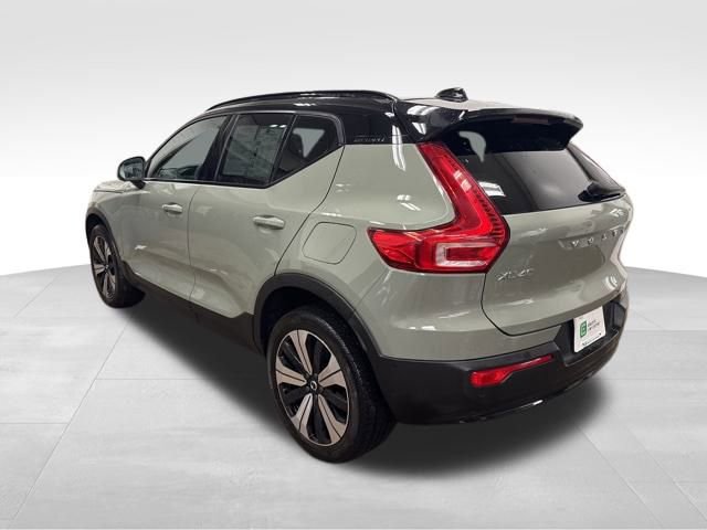 Used 2023 Volvo XC40 Recharge Plus image 6