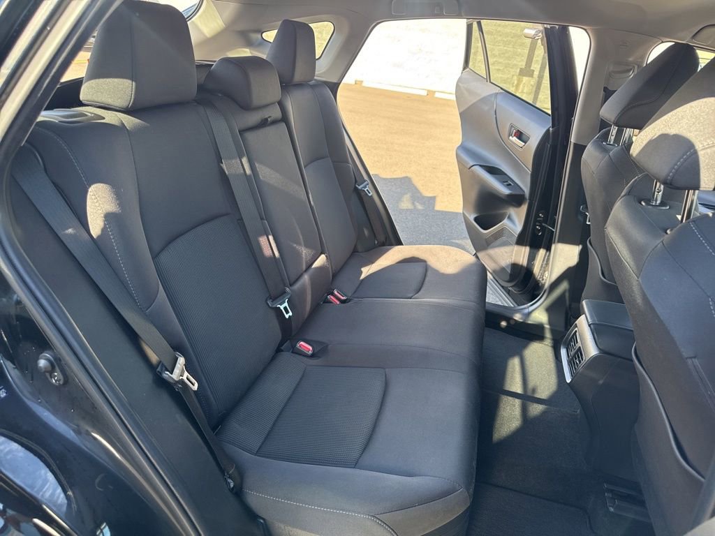 Used 2021 Toyota Venza LE image 15